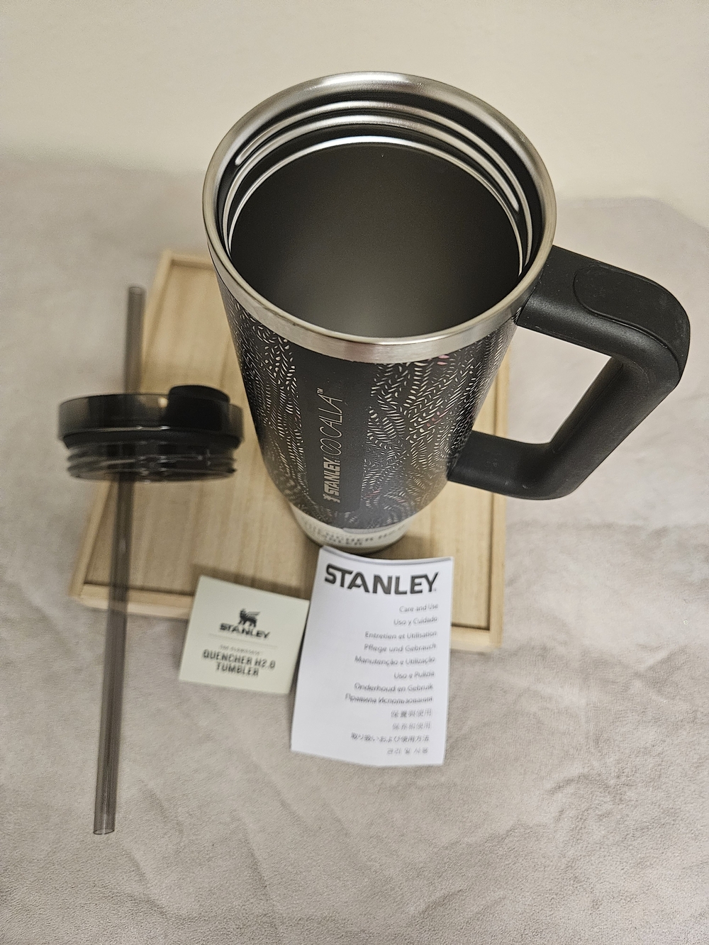 Stanley Calia Exclusive Collection Quencher H2.0 - 30 Oz Tumbler - Picture 6 of 7